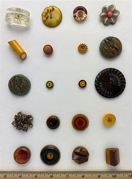 Lot Detail Bakelite Buttons