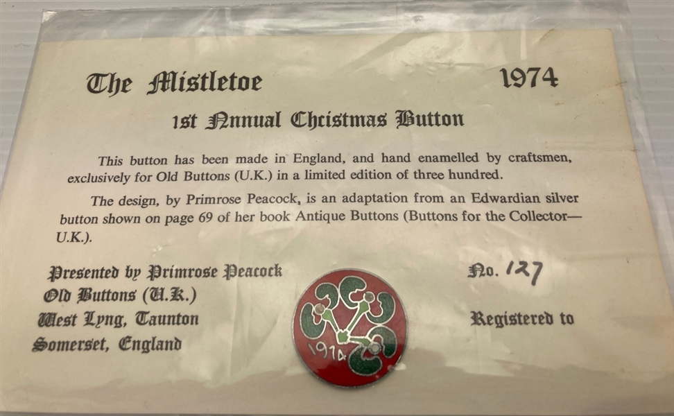 Mistletoe Button