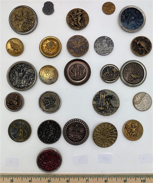 Lot Detail - Metal Picture Buttons