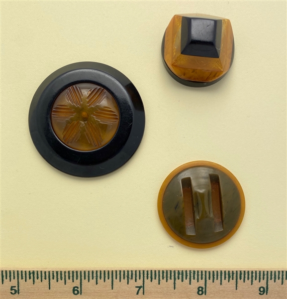 Lot Detail Bakelite Buttons