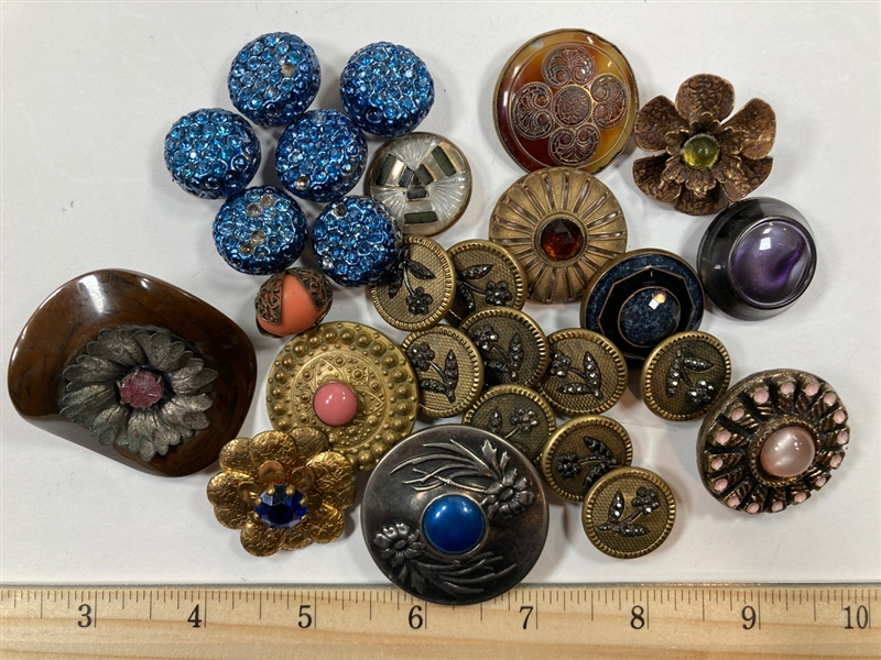 Glass in Metal Buttons