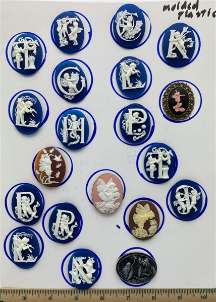 Molded Plastic Buttons