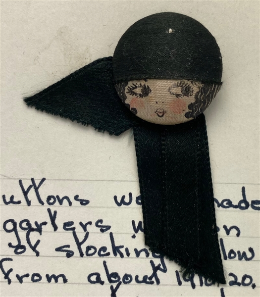 Garter Button
