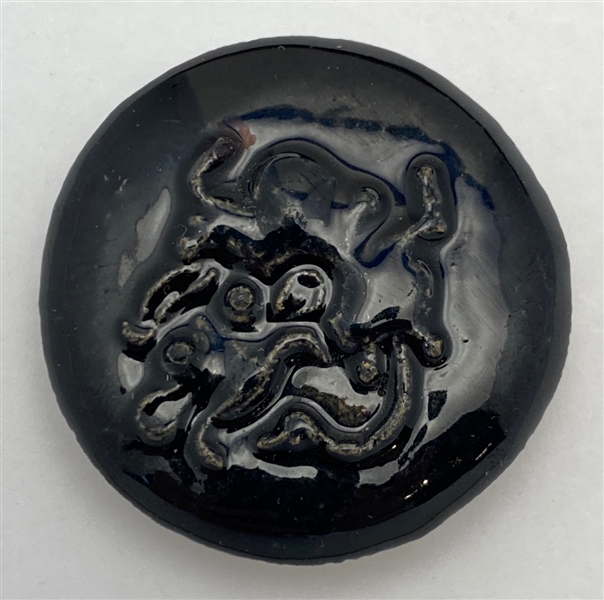 Line Vautrin Cow Button