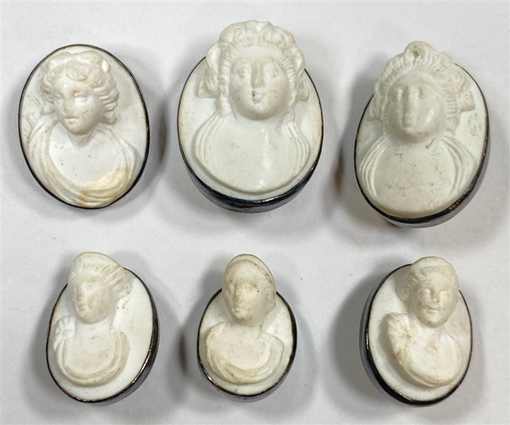 Dimensional Head Buttons