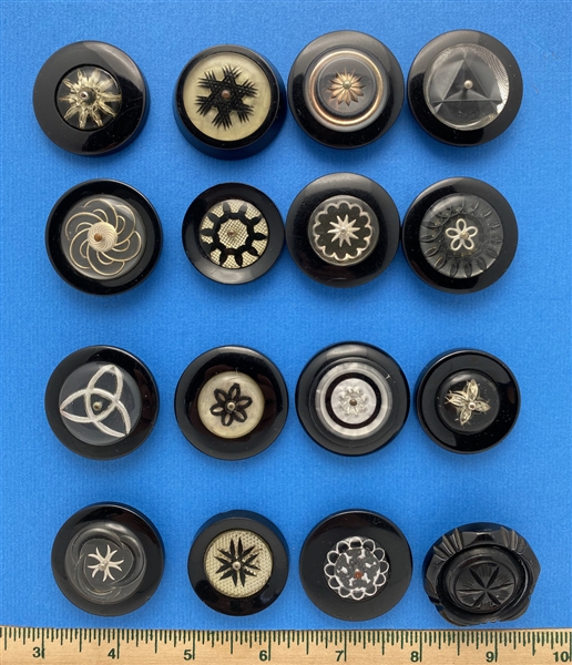 Lot Detail - Large Plastic Buttons