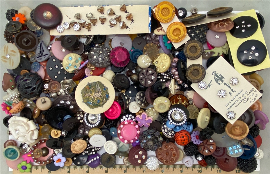 Glitz in Plastic