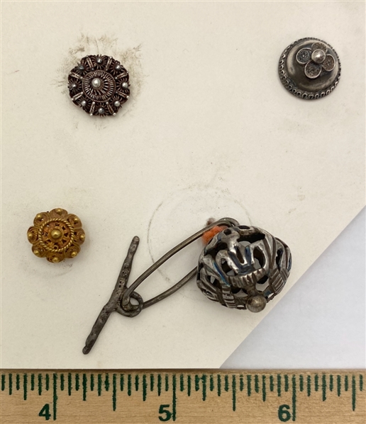 Peasant Buttons