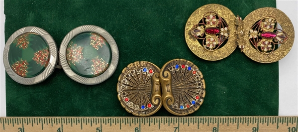 3 Buckles